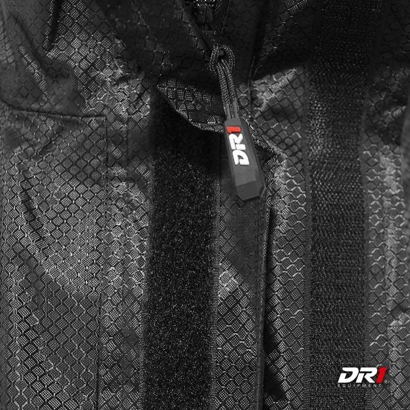 traje impermeable DR1 racing moto proteccion reflectivo morral motociclista cascoloco distriramirez