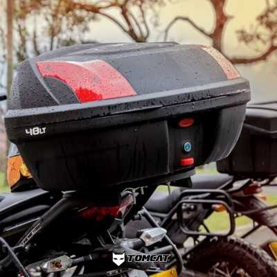 maleta rígida tomcat 48 litros moto accesorio cascoloco motociclista distriramirez