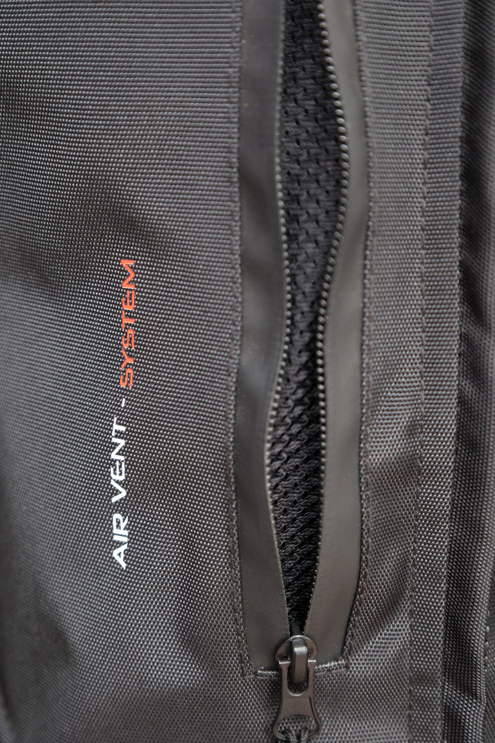 CHAQUETA DR1 BLACK PRO